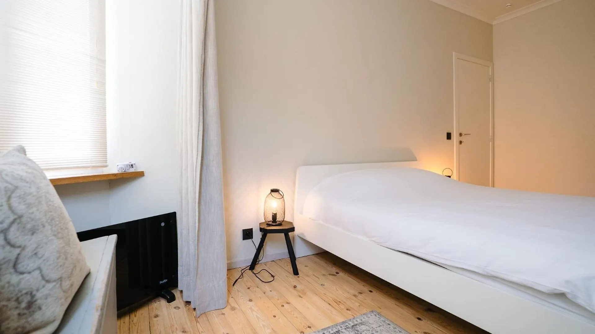 Villa Rowan Остенде 0*,  Бельгия